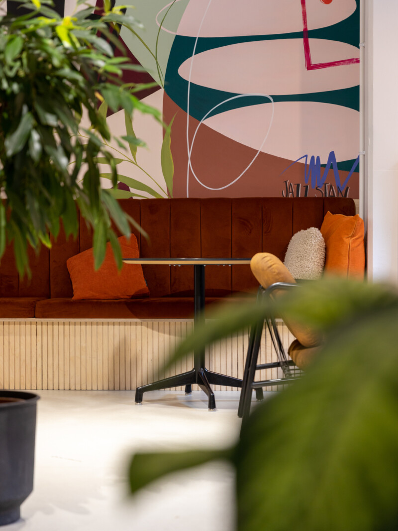 runway-east-london-bridge-breakout space mural