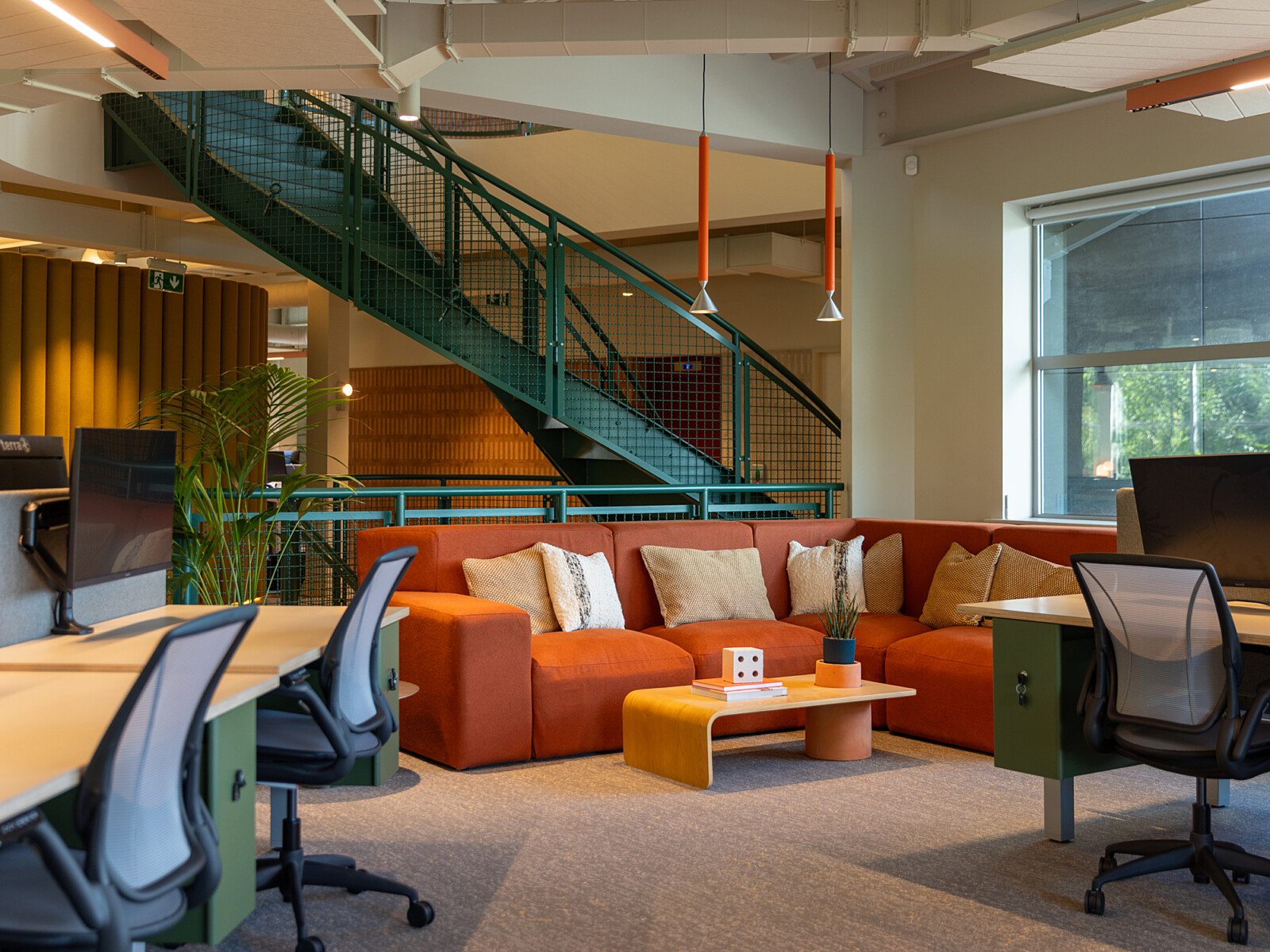 TMT Group Interior 08