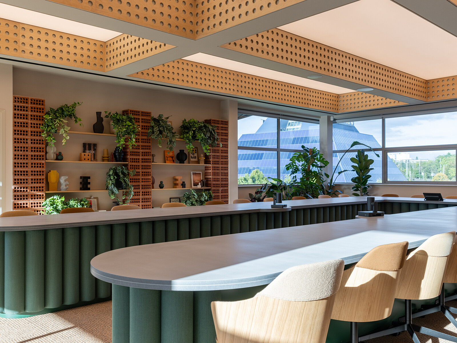 TMT Group Interior 24